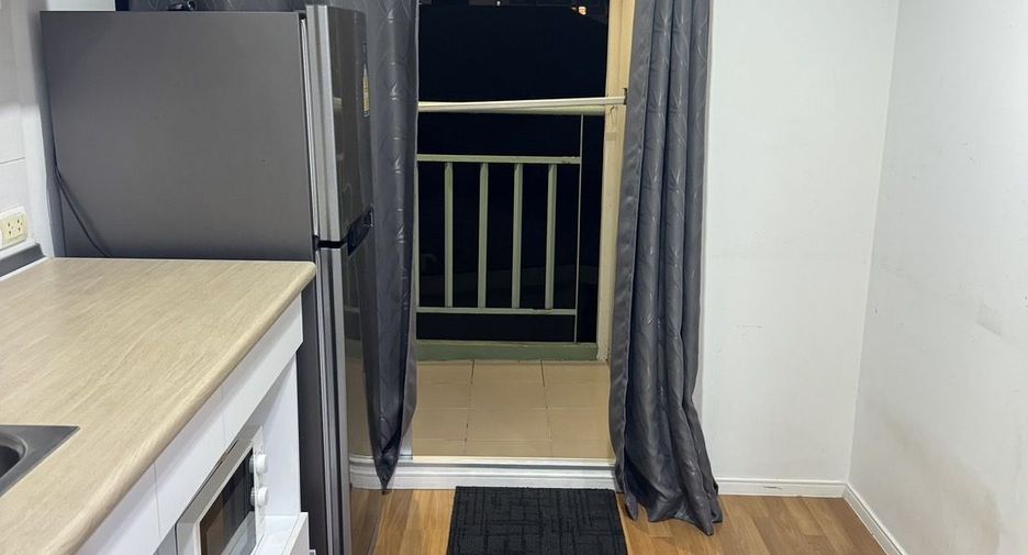 Wohnung zur Miete mit Studio in Huai Khwang, Bangkok