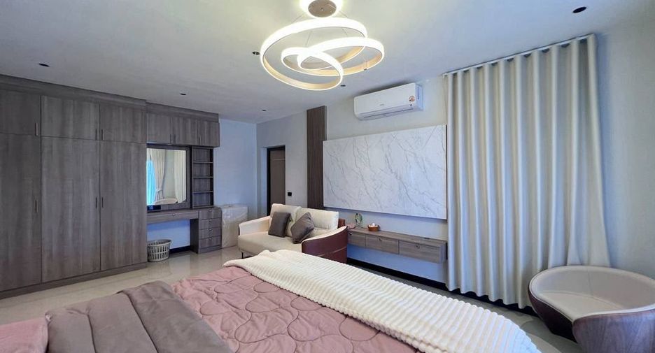 For sale 5 bedrooms villa in Bang Lamung, Chonburi