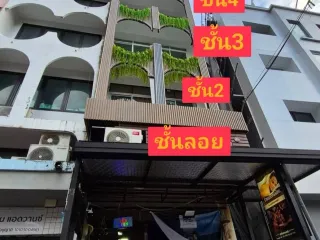 For rent 3 bedrooms retail Space in Chatuchak, Bangkok