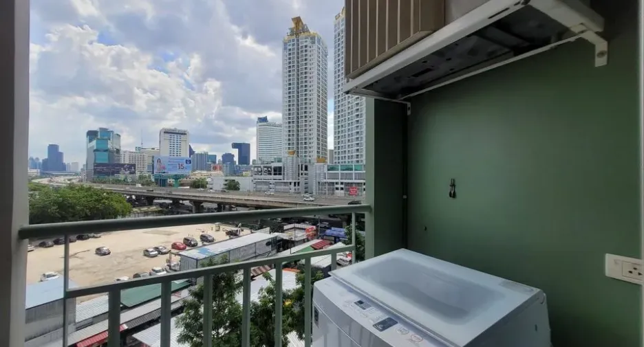 Wohnung zur Miete mit 1 Zimmer in Huai Khwang, Bangkok