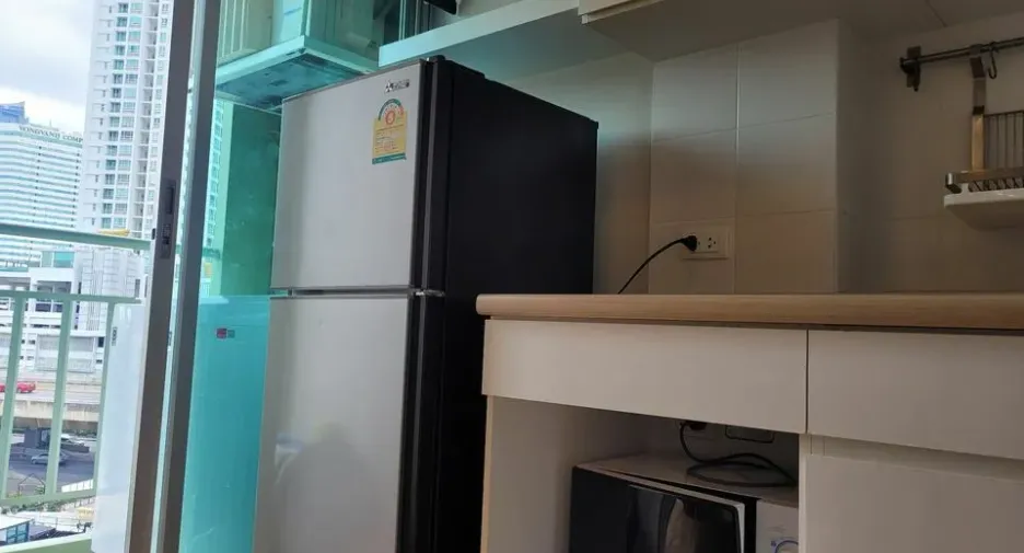 Wohnung zur Miete mit 1 Zimmer in Huai Khwang, Bangkok
