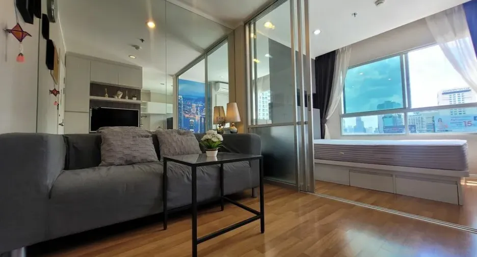 Wohnung zur Miete mit 1 Zimmer in Huai Khwang, Bangkok