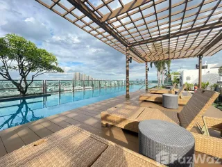 À louer studio condo à Bang Na, Bangkok