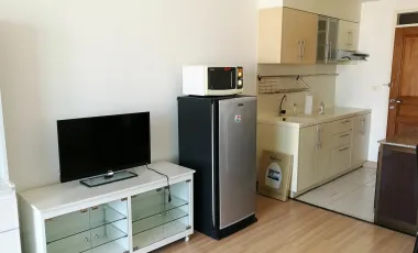 Wohnung zur Miete mit Studio in Khlong San, Bangkok