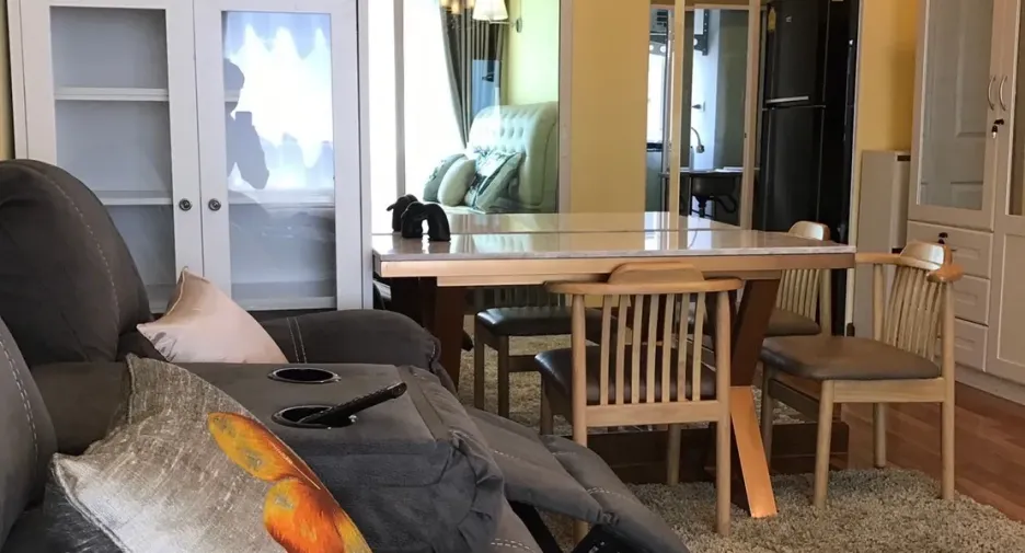 Wohnung zur Miete mit 1 Zimmer in Phra Khanong, Bangkok