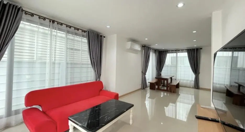 For rent 3 bedrooms house in Mueang Chiang Mai, Chiang Mai