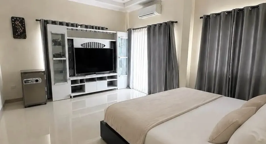 For rent 4 bedrooms villa in Hua Hin, Prachuap Khiri Khan
