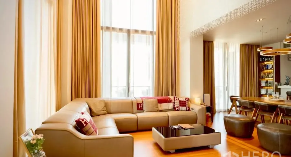 Condo en venta de 4 habitaciones en Sathon, Bangkok