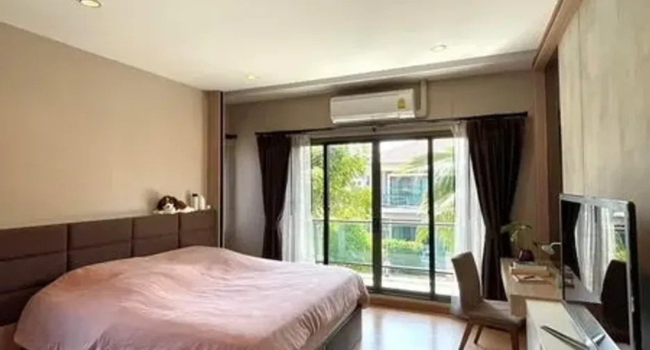 For rent and for sale 4 bedrooms house in Suan Luang, Bangkok