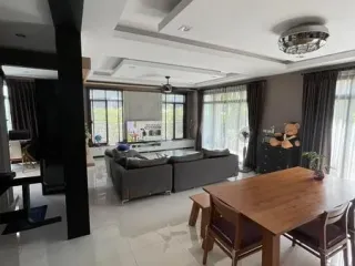 For rent and for sale 4 bedrooms house in Suan Luang, Bangkok