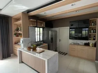 For rent and for sale 4 bedrooms house in Suan Luang, Bangkok