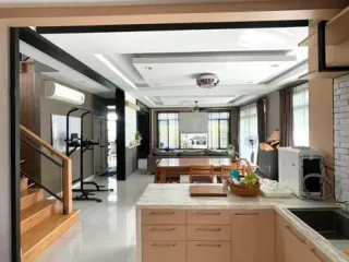 For rent and for sale 4 bedrooms house in Suan Luang, Bangkok