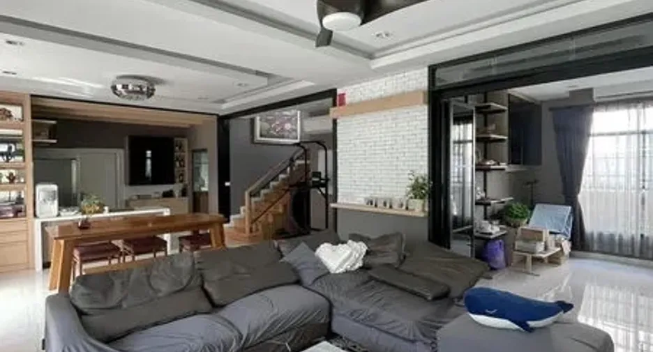 For rent and for sale 4 bedrooms house in Suan Luang, Bangkok