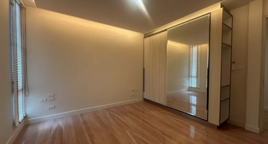 Casa adosada en alquiler de 3 habitaciones en Watthana, Bangkok