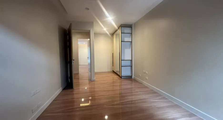 Casa adosada en alquiler de 3 habitaciones en Watthana, Bangkok