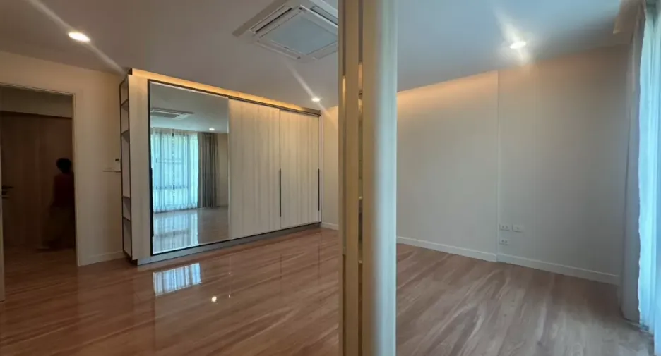 Casa adosada en alquiler de 3 habitaciones en Watthana, Bangkok