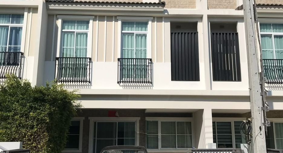 For rent 3 bedrooms townhouse in Prawet, Bangkok