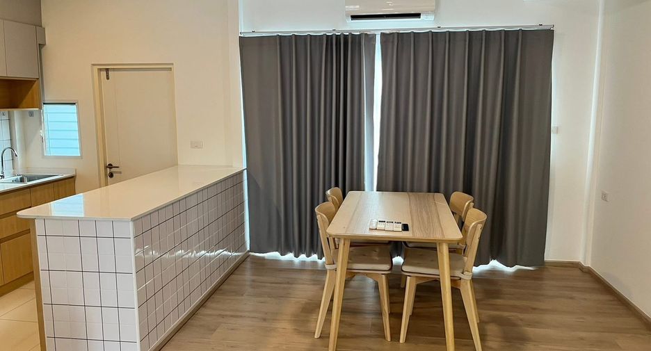 For rent 3 bedrooms townhouse in Prawet, Bangkok