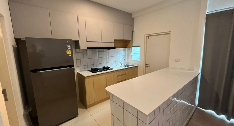 For rent 3 bedrooms townhouse in Prawet, Bangkok