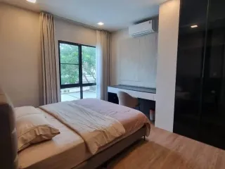 Haus zur Miete mit 4 Zimmer in Bang Phli, Samut Prakan