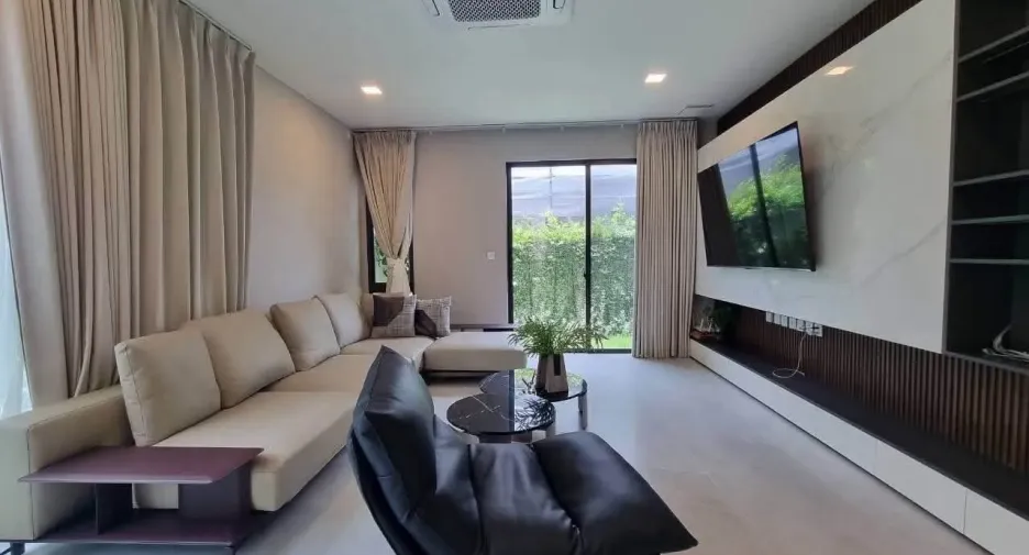 Haus zur Miete mit 4 Zimmer in Bang Phli, Samut Prakan