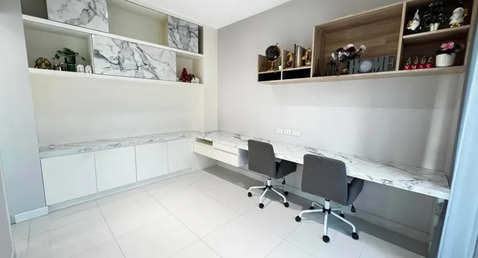 For rent 4 bedrooms house in Saphan Sung, Bangkok