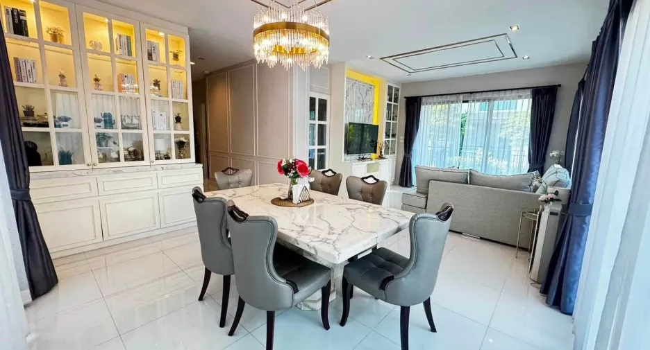 For rent 4 bedrooms house in Saphan Sung, Bangkok