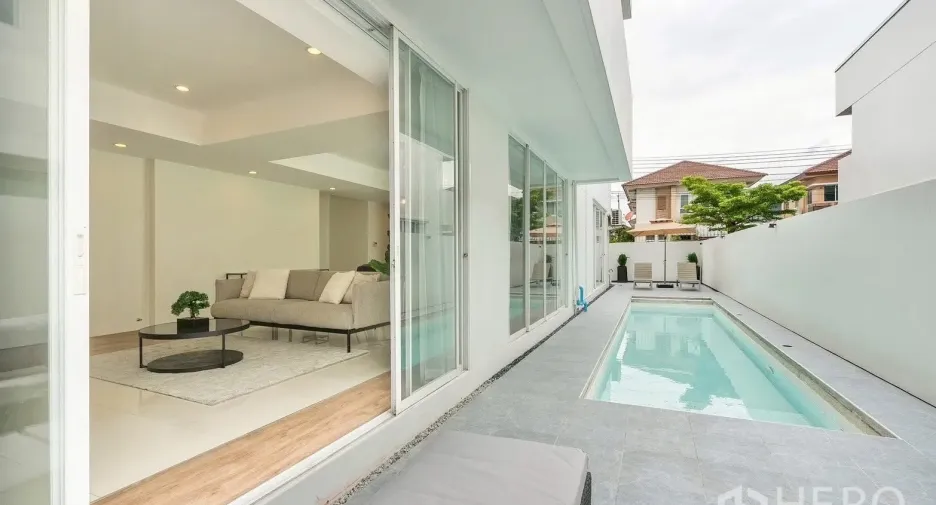 For rent 4 bedrooms house in Saphan Sung, Bangkok