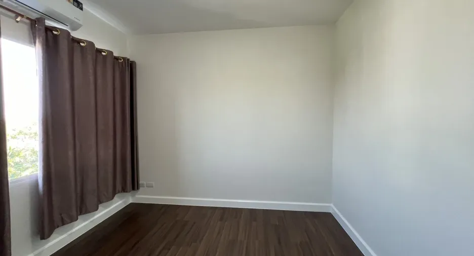 For rent 3 ベッドルーム townhouse in Bang Kapi, Bangkok