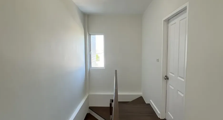 For rent 3 ベッドルーム townhouse in Bang Kapi, Bangkok