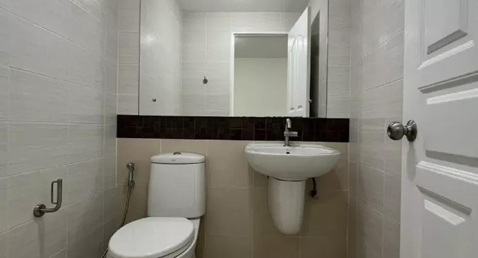 For rent 3 ベッドルーム townhouse in Bang Kapi, Bangkok