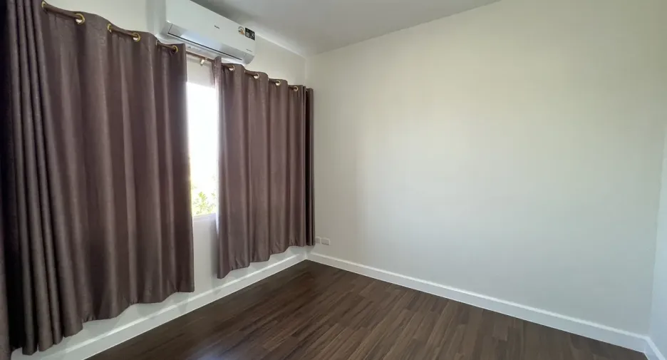 For rent 3 ベッドルーム townhouse in Bang Kapi, Bangkok