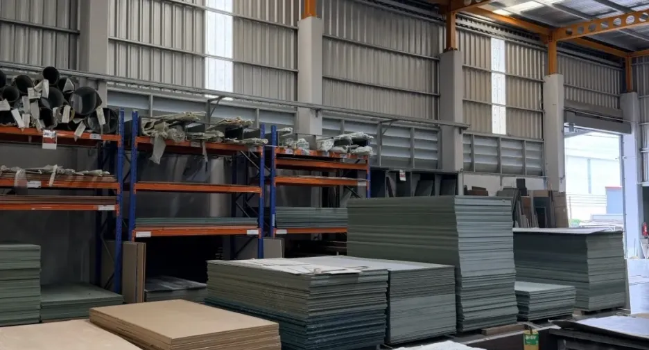 For rent そして for sale warehouse in Lam Luk Ka, Pathum Thani
