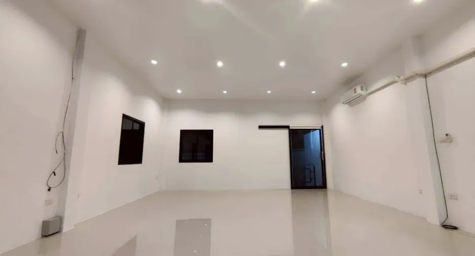 For rent warehouse in Lam Luk Ka, Pathum Thani