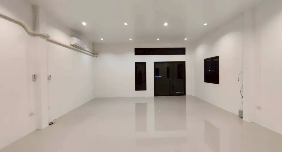For rent warehouse in Lam Luk Ka, Pathum Thani