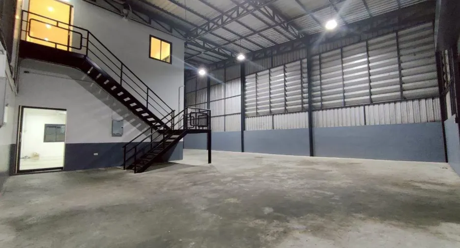 For rent warehouse in Lam Luk Ka, Pathum Thani
