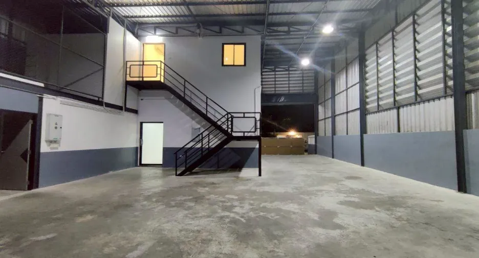 For rent warehouse in Lam Luk Ka, Pathum Thani