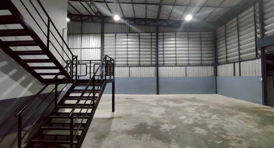 For rent warehouse in Lam Luk Ka, Pathum Thani