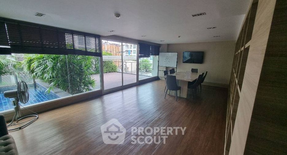 À vendre 1 chambre condo à Phra Khanong, Bangkok