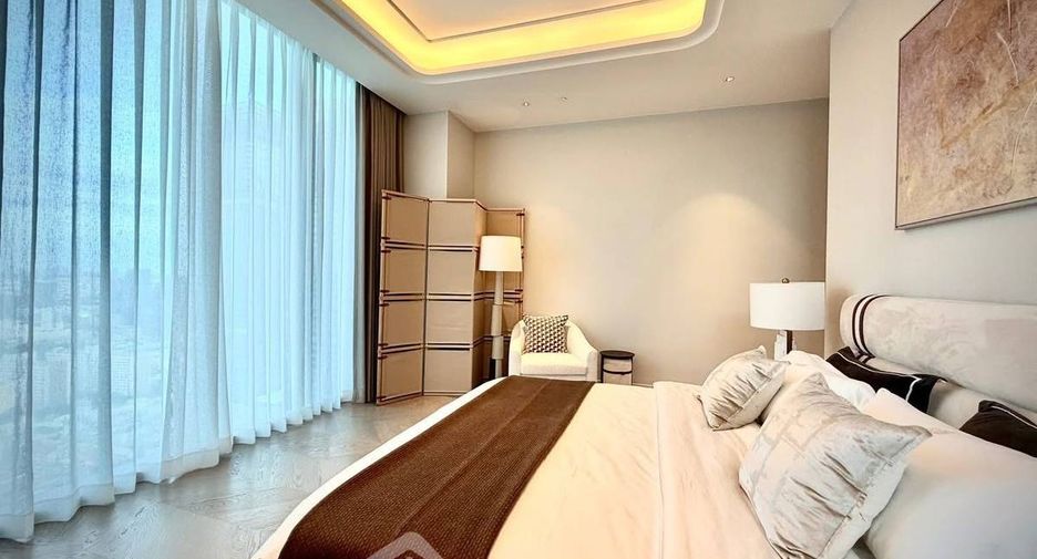 For rent 3 bedrooms condo in Sathon, Bangkok