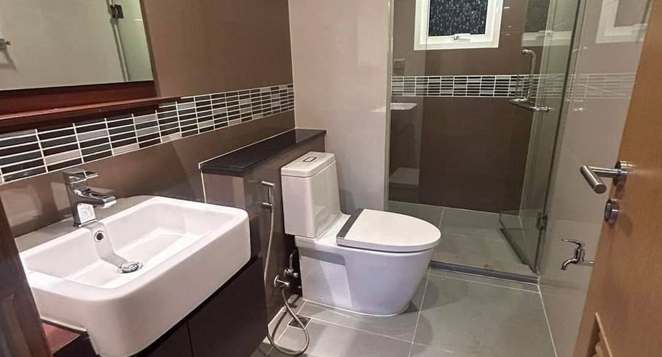 Condo en alquiler de 2 habitaciones en Watthana, Bangkok