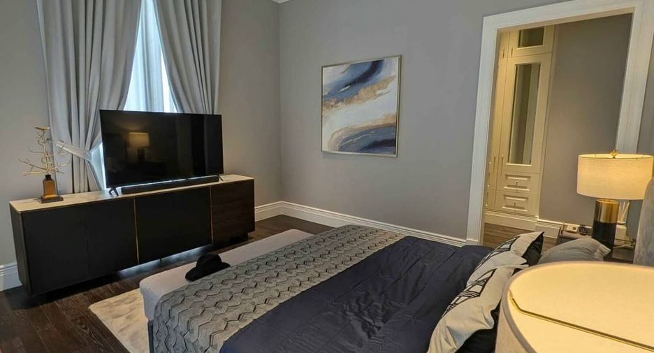 For sale 3 bedrooms condo in Sathon, Bangkok