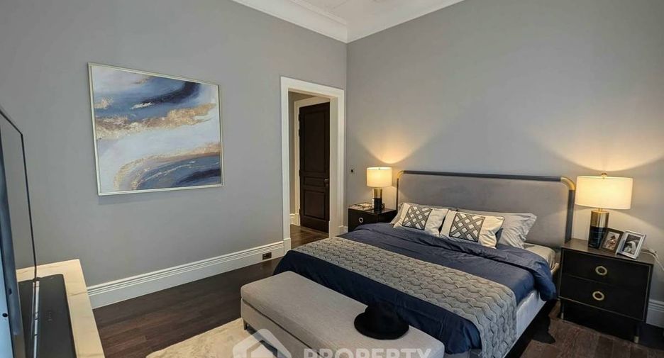 For sale 3 bedrooms condo in Sathon, Bangkok