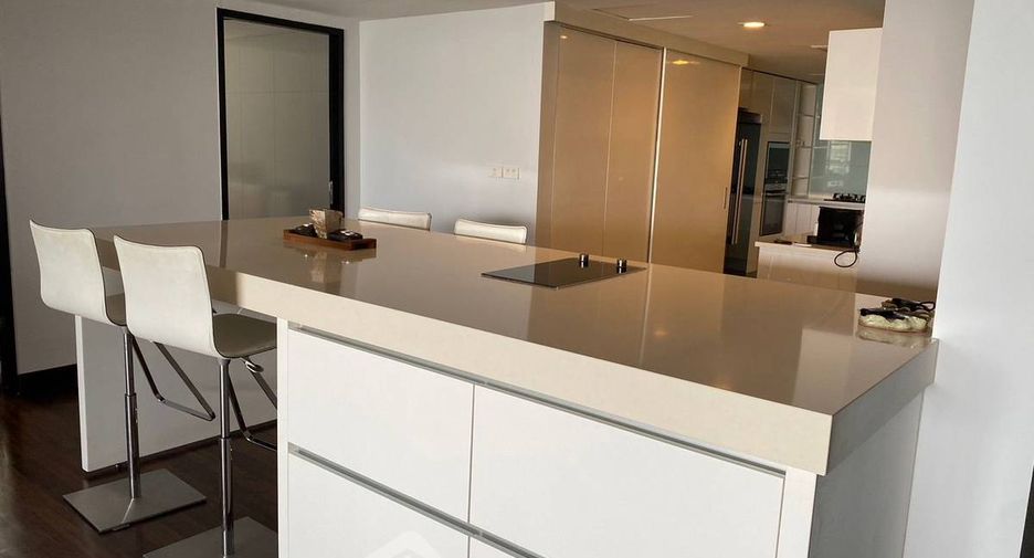 For rent 3 ベッドルーム condo in Pathum Wan, Bangkok