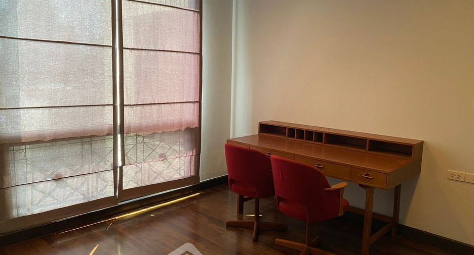 For rent 3 ベッドルーム condo in Pathum Wan, Bangkok
