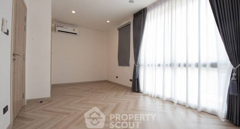 For rent 3 bedrooms townhouse in Suan Luang, Bangkok