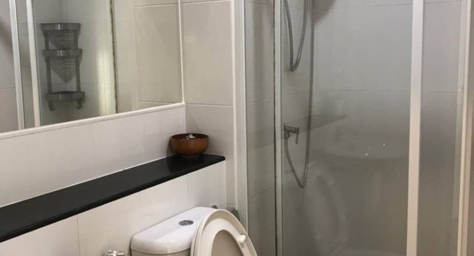 Wohnung zur Miete mit Studio in Phra Khanong, Bangkok