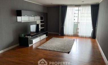 Wohnung zur Miete mit 3 Zimmer in Pathum Wan, Bangkok