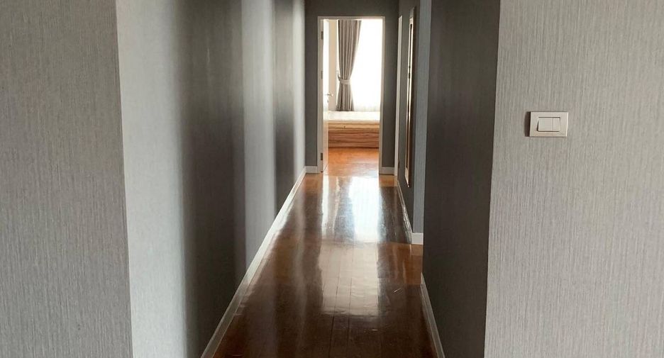 Wohnung zur Miete mit 3 Zimmer in Pathum Wan, Bangkok