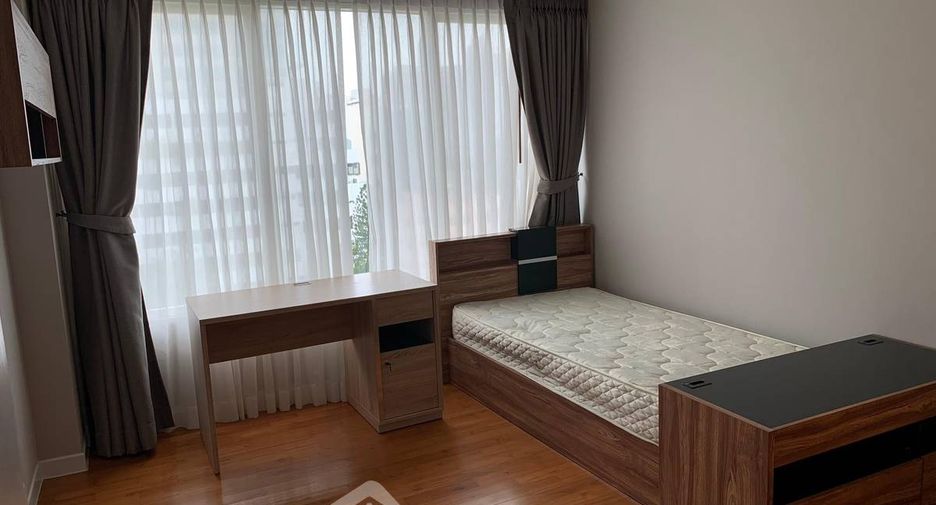 Wohnung zur Miete mit 3 Zimmer in Pathum Wan, Bangkok